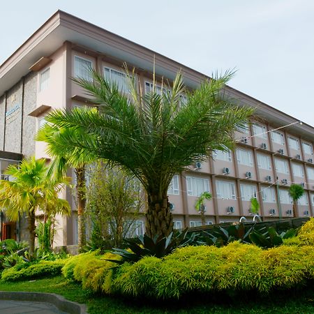 Mexolie Hotel Kebumen Eksteriør bilde